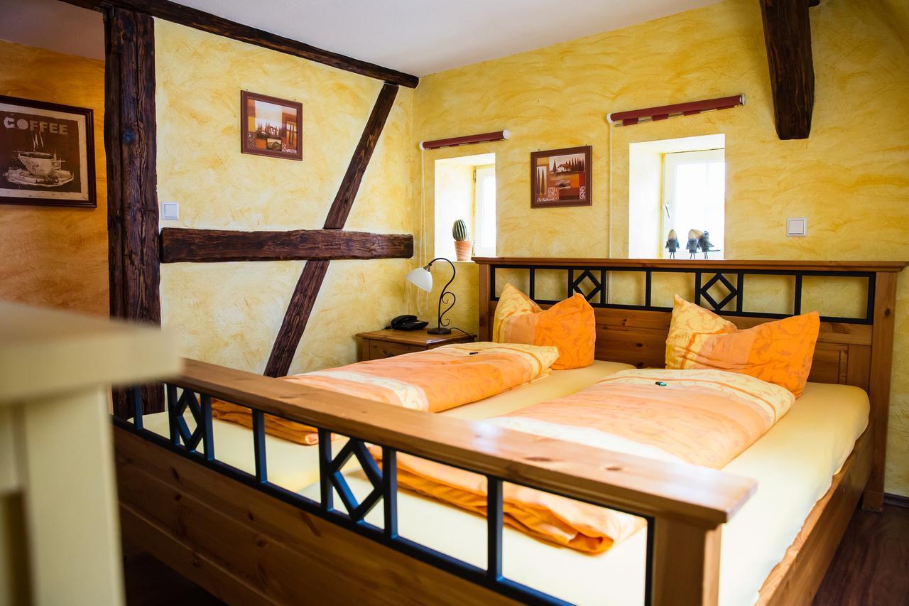 Landhotel Im Hexenwinkel Wiernsheim Екстер'єр фото