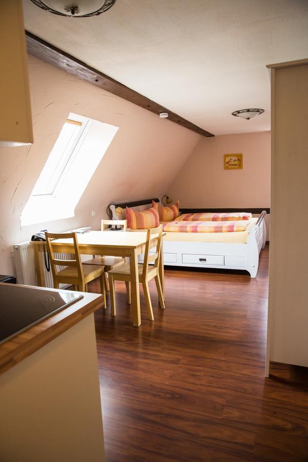 Landhotel Im Hexenwinkel Wiernsheim Екстер'єр фото